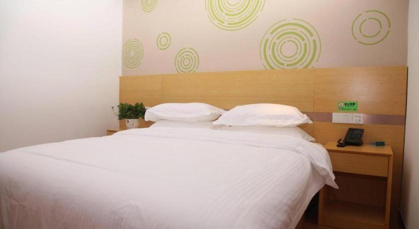 Hotel Greentree Shunyi Fengbo Metro Station 3*