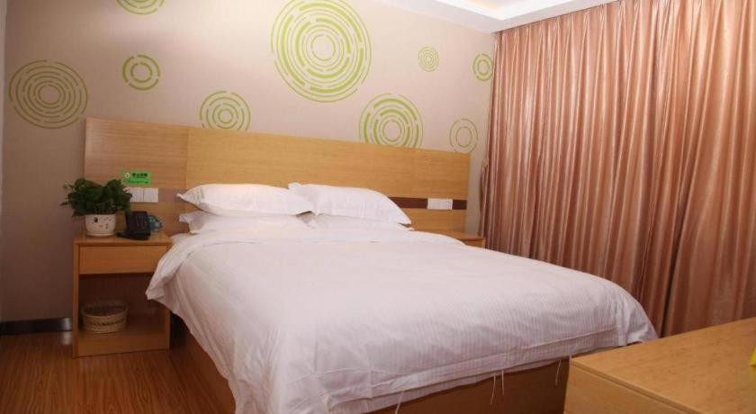 Greentree Shunyi Fengbo Metro Station Hotel